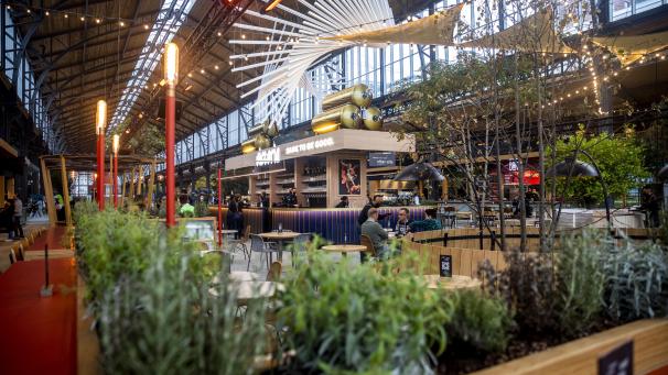 <p>Der „Food Market“ im Gare Maritime</p>