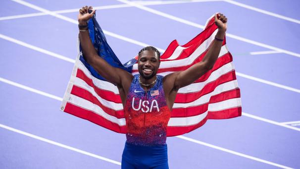 <p>Noah Lyles feiert seinen Sieg über 100 Meter.</p>