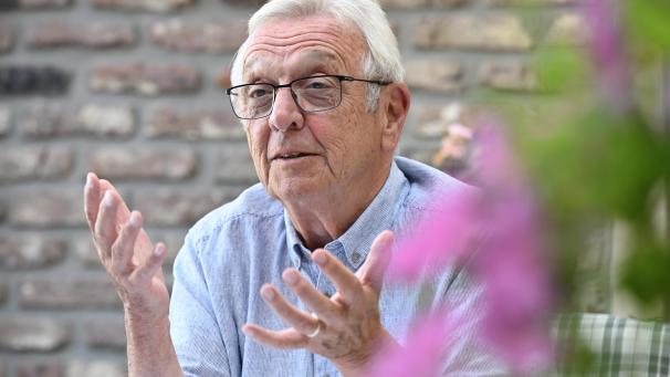 <p>Mit öffentlichen Ratschlägen an seine Nachfolger hält sich Mathieu Grosch bewusst zurück: „Ich halte mich da gerne heraus. Wenn man mich hin und wieder nach meiner Meinung fragt, dann bekommt man von mir auch eine ehrliche Rückmeldung. Grundsätzlich möchte ich aber nicht die böse Schwiegermutter spielen. Das halte ich für ungesund.“</p>