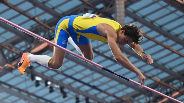 <p>Der nächste Weltrekord: Armand Duplantis überfliegt in Paris auch die 6,25 Meter.</p>