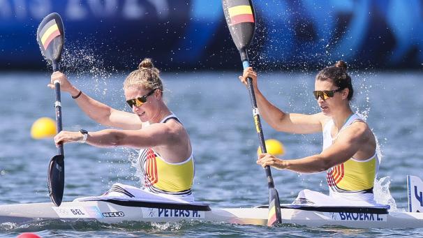 <p>Hermien Peters und Lize Broekx haben gemeinsam über 500 Meter das Halbfinale am Freitag erreicht. Am Mittwoch sind sie zunächst im Einzel über die gleiche Distanz gefordert.</p>