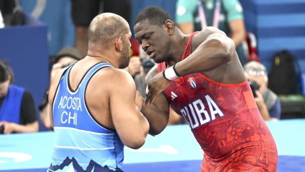 <p>Ringer Mijain Lopez aus Kuba (rechts) ist zum fünften Mal hintereinander Olympiasieger.</p>