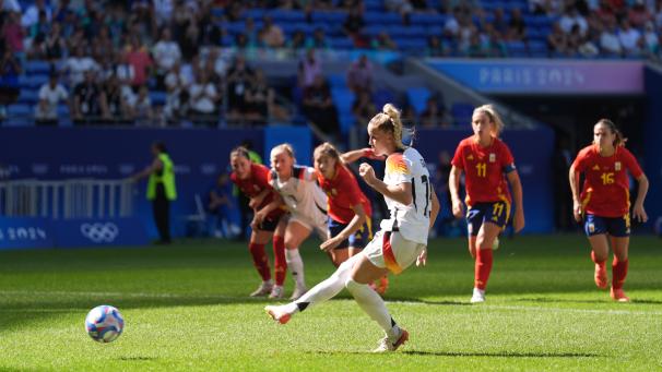 <p>Giulia Gwinn schießt Deutschland zu Fußball-Bronze.</p>