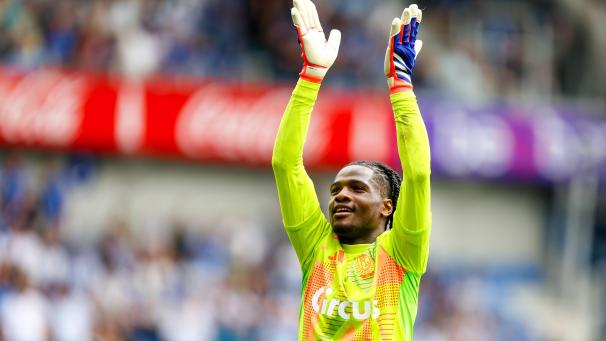 <p>Noch ohne Gegentor: Matthieu Epolo, Torhüter von Standard Lüttich</p>