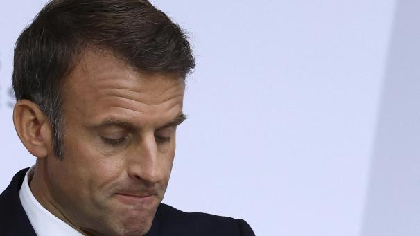 <p>Der französische Präsident Emmanuel Macron hält inne, als er vor der Parade zum Tag der Bastille eine Rede vor den französischen Streitkräften hält. Schon mehr als einen Monat ist die vorgezogenen Parlamentswahl in Frankreich her, doch wie eine neue Regierung aussehen könnte, ist noch immer unklar.</p>