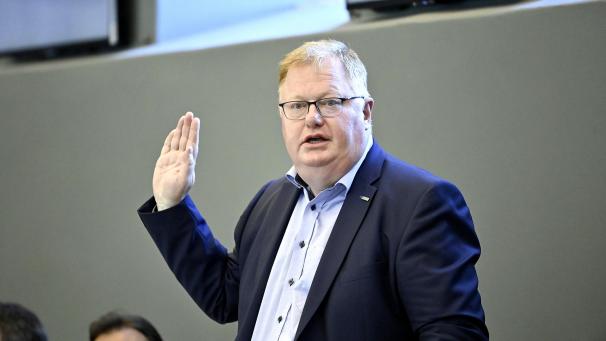 <p>Der Eupener Freddy Mockel bei seiner Vereidigung im wallonischen Regionalparlament in Namur am 25. Juni: „Eine Aufarbeitung sind wir unseren Wählern schuldig, aber genauso auch denen, die uns letzten Endes nicht gewählt haben“, sagt der neue Abgeordnete in Namur zur Wahlniederlage der Grünen.</p>