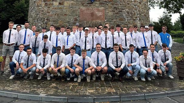 <p>Anlässlich des 360-jährigen Bestehens des Junggesellenvereins haben die St.Vither Jungmänner das Wahrzeichen der Stadt, den Büchelturm, mit ihrem Erkennnungszeichen, dem blauen Schlips, geschmückt.</p>