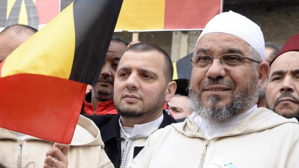 <p>Staatsanwaltschaft geht gegn die Einbürgerung des Imam von Molenbeek, Mohamed Toujgani (r.), in Revision.</p>