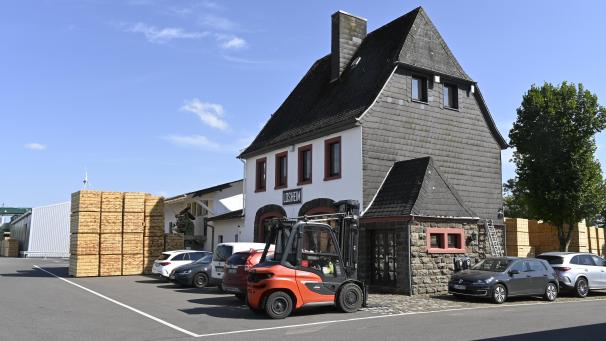 <p>Der ehemalige Losheimer Bahnhof wird von Hilo als Verwaltungsgebäude genutzt.</p>