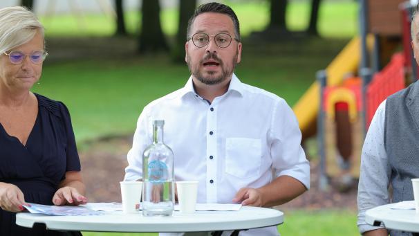 <p>Björn Klinkenberg stellte am Samstag seine politischen Ideen für Kelmis vor.</p>