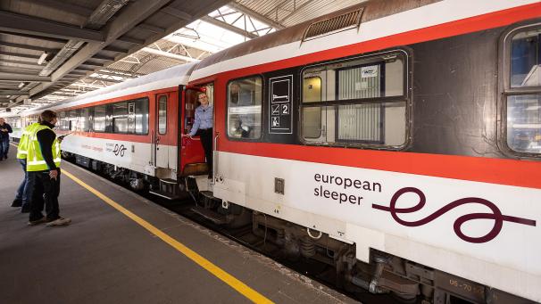<p>Nachtzug von European Sleeper im Brüsseler Südbahnhof</p>