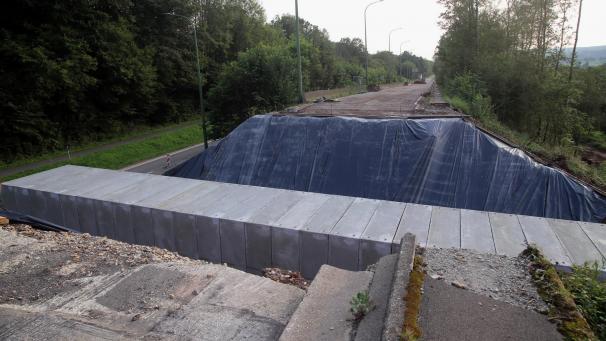 <p>Die Verbindungstraße nach Stavelot ist derzeit geschlossen (©Foto NC-Media)</p>