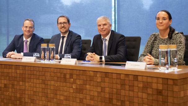 <p>Dieses Bild entstand bei der Einsetzung der neuen DG-Regierung - von links: Oliver Paasch, Jérôme Franssen, Gregor Freches und Lydia Klinkenberg</p>