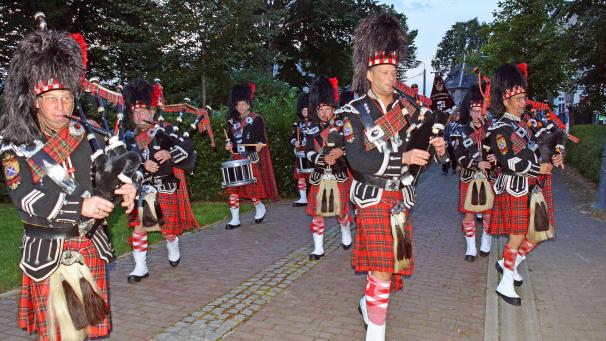 <p>Auch die Dudelsackformation Drums und Pipes aus Dreiborn hatte den Weg zum Sternmarsch nach Bütgenbach gefunden.</p>