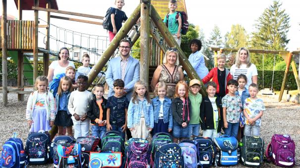 <p>Am Montagmorgen begann für zahlreiche Rechter Schulkinder der Ernst des Lebens.</p>