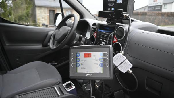 <p>Das Radargerät der Polizeizone Eifel hat den Geist aufgegeben. Weil eine Reparatur verhältnismäßig teuer ausfallen würde, genehmigte der Polizeirat eine Neuanschaffung. In der Zwischenzeit soll ein Ersatzgerät zum Einsatz kommen.</p>