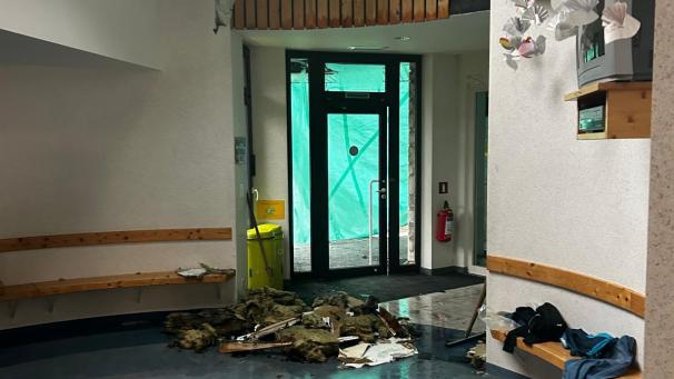 <p>Der Eingangsbereich der Schule Mürringen ist vor allen Dingen betroffen.</p>