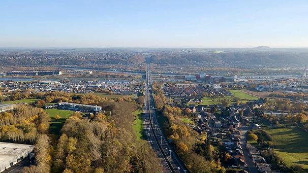 <p>Autofahrer, die die E40/A3 in Herstal nutzen, sollten sich auf erhebliche Verkehrsbehinderungen an mehreren Wochenenden einstellen.</p>
