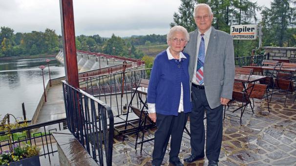 <p>Walter und Maria Marquet-Mettlen, Gründer der San-Damiano-Freunde Bévercé, mussten aus gesundheitlichen Gründen kürzer treten und gaben 2014 die Verantwortung für die Vereinigung, sowie für die Planung und Durchführung der zahlreichen Pilgerfahrten ab.</p>