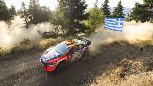 <p>Thierry Neuville (Hyundai) schlägt sich wacker bei der Akropolis-Rallye.</p>