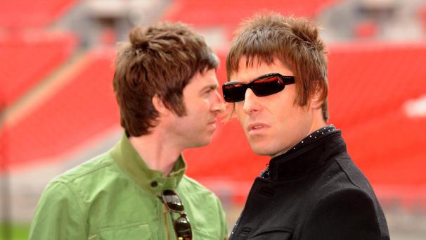 <p>Die Brüder Noel (links) und Liam Gallagher wollen nach jahrelangem Streit im nächsten Jahr wieder gemeinsam auf der Bühne stehen</p>