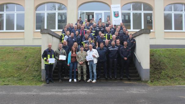 <p>Der Austausch im Lager Elsenborn war für die Mitglieder der belgischen und deutschen Feuerwehren sehr erkenntnisreich und der Auftakt für eine gute grenzüberschreitende Zusammenarbeit.</p>