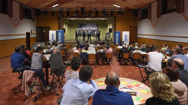 <p>Blick auf die Wahldebatte des GrenzEcho in der Gemeinde Büllingen im Jahr 2018</p>