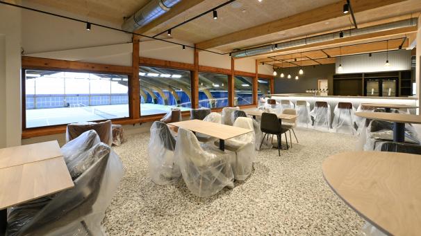 <p>Ein Blick in die neue Lounge: Ende des Monats sollen hier der Betrieb laufen.</p>