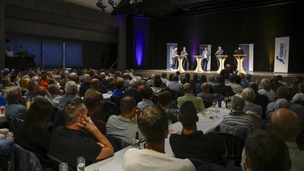 <p>GrenzEcho-Wahldebatte im Saal „Jaspesch“ in Mürringen: Im Büllinger Gemeindewahlkampf ist wieder was los.</p>