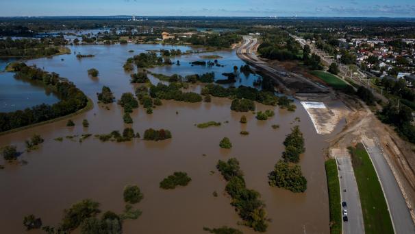 <p>Am Samstag hatte der Wasserstand in Polen an 41 hydrologischen Stationen die Alarmstufe bereits überschritten.</p>
