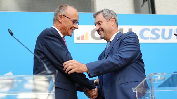 <p>Friedrich Merz (links) will Bundeskanzler werden, Markus Söder verzichtet auf eine Kandidatur.</p>