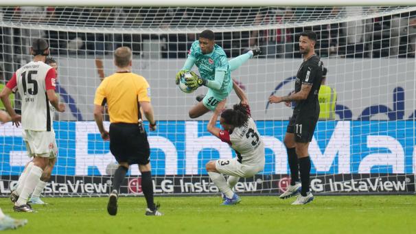 <p>Frankfurt bezwingt Gladbach.</p>