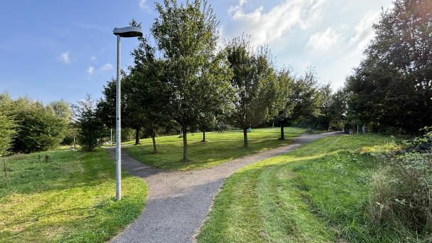 <p>Durch den Ankauf eines Geländes soll der Eupener Ostpark künftig erweitert werden. Damit einhergehen sollen auch Maßnahmen, die auf ein effizienteres Regenwassermanagement abzielen.</p>