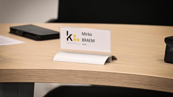 <p>Der Stuhl von Mirko Braem blieb nach dessen Rücktritt im Gemeinderat am Montagabend unbesetzt.</p>