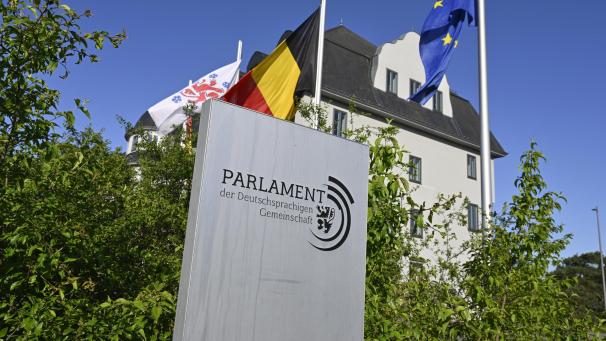 <p>Im PDG-Plenum hatten die Abgeordneten am Montag die Möglichkeit auf die Regierungserklärung zu reagieren, die Ministerpräsident Oliver Paasch eine Woche zuvor verlesen hatte.</p>