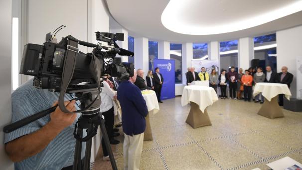 <p>Großes Medienaufkommen im Parlament der Deutschsprachigen Gemeinschaft im September 2019, als der Bürgerdialog offiziell an den Start ging. Jetzt feiert das innovative Format seinen fünften Geburtstag.</p>