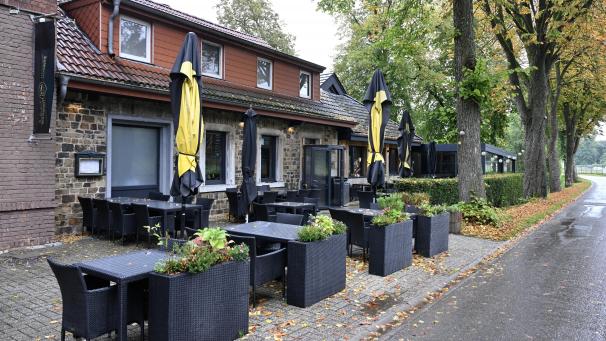 <p>Für das Waldrestaurant auf Schönefeld und die angegliederten Wohnungen samt Grundstück wird ein neuer Eigentümer gesucht.</p>