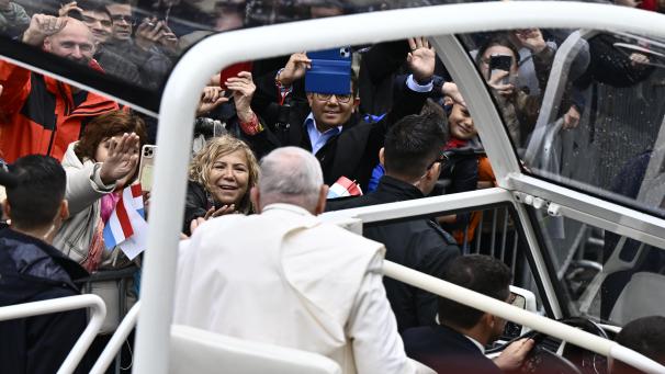 <p>Trotz einer Kirche in der Krise dürfte die öffentliche Begeisterung beim Besuch des Papstes in Belgien groß sein – wie am Donnerstag in Luxemburg (Bild).</p>