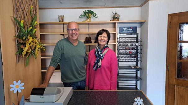 <p>Fernand und Christa Lejoly empfangen noch fast täglich Kunden im Geschäft in der Lindenstraße - auch wenn der Schumacher eigentlich schon pensioniert ist.</p>
