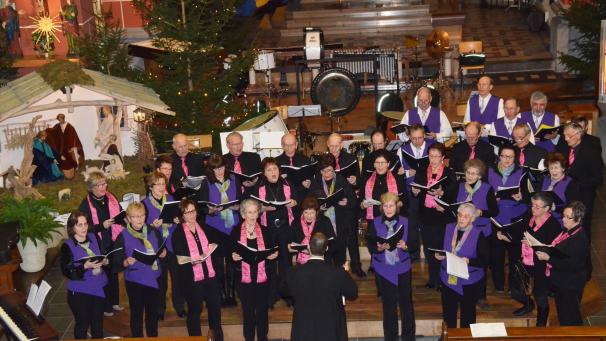 <p>Am Patronatsfest, dem Stefanustag (26. Dezember), singen die Mitglieder des Kirchenchors St. Stefanus ein letztes Mal im Gottesdienst.</p>