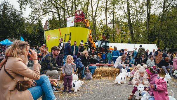 <p>Auf dem Marktgelände wurde das Thema Landwirtschaft in den Vordergrund gerückt – für die Kleinen geschah dies nicht zuletzt auf kindgerechte und spielerische Art.</p>