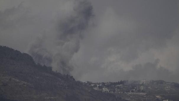 <p>Rauch steigt nach israelischem Granatenbeschuss im Südlibanon auf, gesehen von Nordisrael aus.</p>
