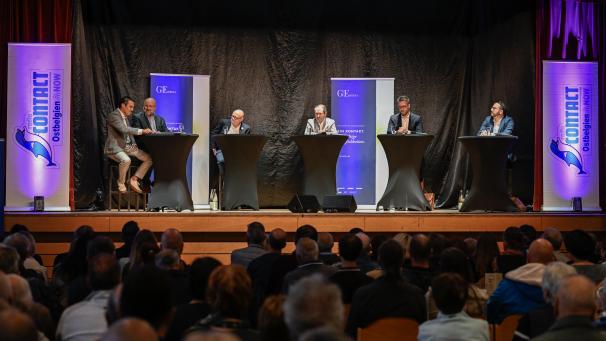 <p>Die Moderatoren Ronnie Jorquera und André Goebels diskutierten mit Louis Goebbels, Luc Frank, Daniel Hilligsmann und Björn Klinkenberg (v.l.n.r.).</p>