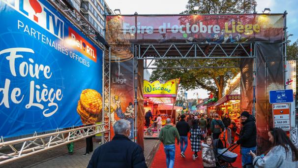 <p>Mit mehr als 160 Attraktionen ist die Lütticher Oktoberkirmes eine der größten Veranstaltungen der Region.</p>