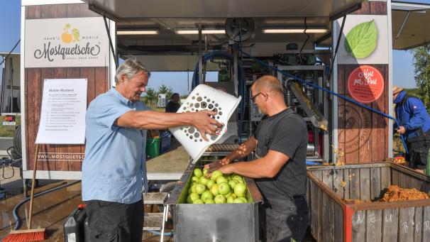 <p>Natagora/BNVS bietet an, überschüssige Äpfel zu Saft zu verarbeiten.</p>