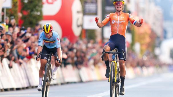 <p>Marianne Vos konnte sich im Schlusssprint vor Lotte Kopecky durchsetzen.</p>