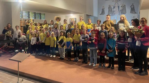 <p>Es kommt nicht alle Tage vor, dass sich im ehemaligen Franziskanerkloster so viele Kinder und Jugendliche bei einem Konzert die Ehre geben.</p>