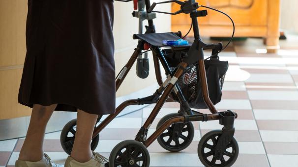 <p>Das Eupener Strafgericht verurteilte eine 67-jährige Frau aus Bleyberg wegen Vernachlässigung ihrer 93-jährigen Mutter. Die Angeklagte beteuerte, sich gut um ihre Mutter gekümmert zu haben, doch im EupenerKrankenhaus wurde Unterernährung bei der Seniorin festgestelt, als sie im Oktober 2021 eingeliefert wurde.</p>