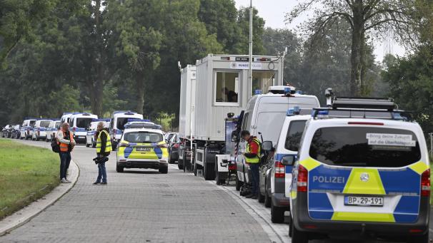 <p>Dieses Bild ist am 16. September beim Start der umstrittenen Grenzkontrollen auf dem Rastplatz Königsberg in der Nähe von Aachen entstanden.</p>