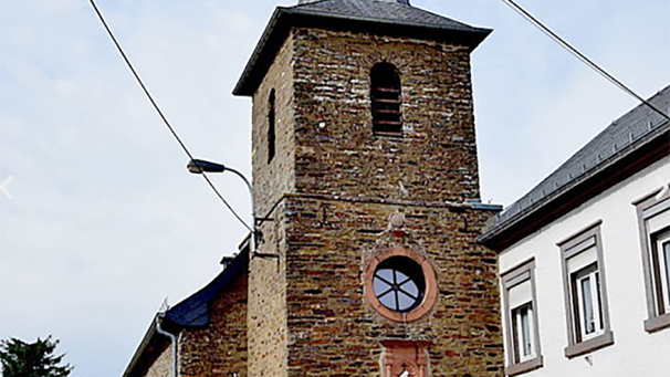 <p>Die Rektoratskirche zur „Schmerzhaften Mutter“ in Bracht wurde 1695 erbaut und später mehrmals umgebaut.</p>